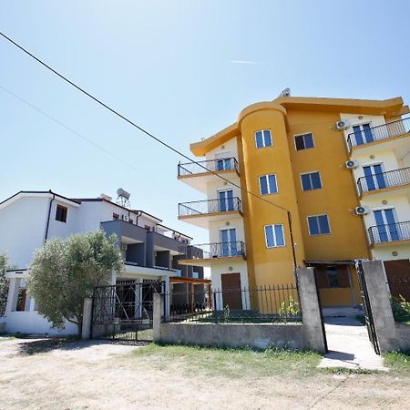Hotelgodini Golem  Exterior foto